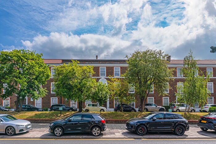 2 Bedroom Flat To Rent In Belmont Court, Finchley Road, London, NW11