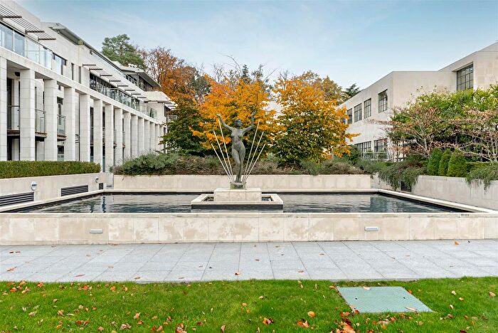 3 Bedroom Flat To Rent In Charters Court, Sunningdale, SL5