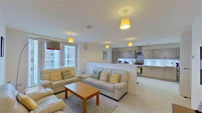 3 Bedroom Flat To Rent In Arneil Drive, Edinburgh, EH5