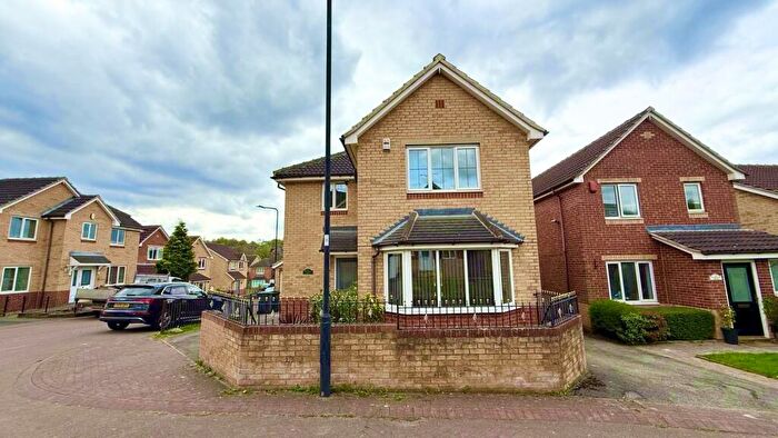 3 Bedroom House To Rent In Norrels Drive, Rotherham, S60
