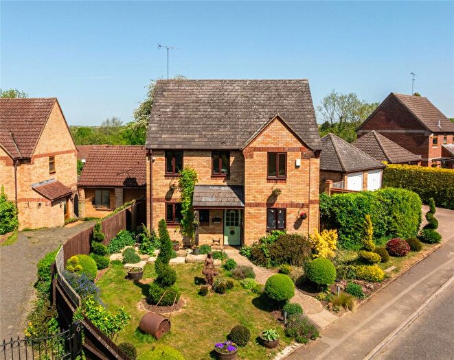 4 Bedroom Detached House For Sale In Chipperfield Close, New Bradwell, Milton Keynes, Buckinghamshire, MK13