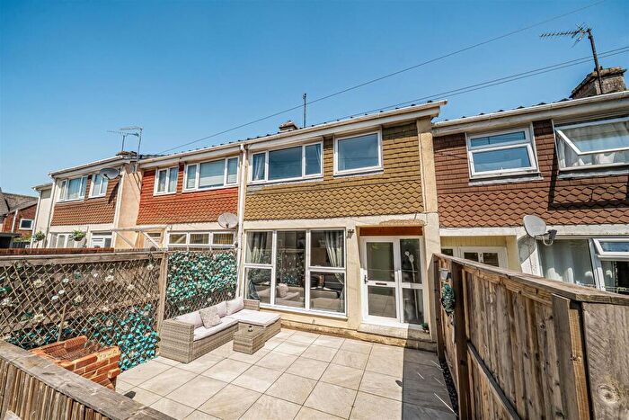 3 Bedroom Terraced House For Sale In Springfield Road, Rowde, Devizes, SN10