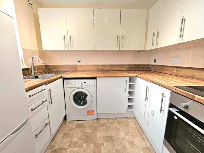 1 Bedroom Apartment To Rent In Milton Court, Cross Road, Chadwell Heath, Romford, RM6