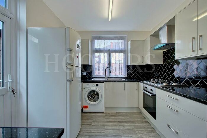 3 Bedroom Semi-Detached House To Rent In Gladstone Park Gardens, London, NW2