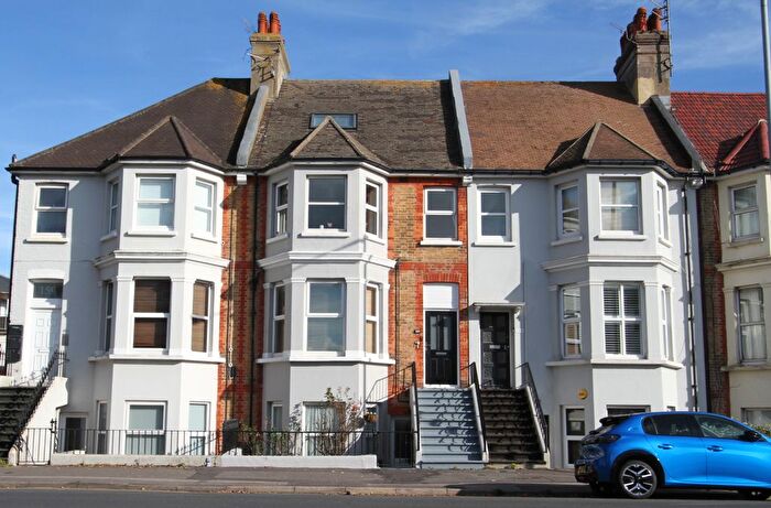 3 Bedroom Flat For Sale In Seaside, Eastbourne, BN22