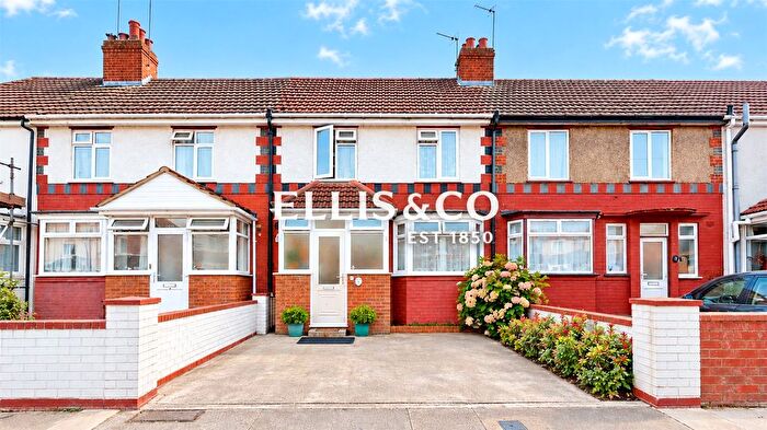 3 Bedroom Semi Detached House For Sale In Bamford Avenue, Wembley, HA0
