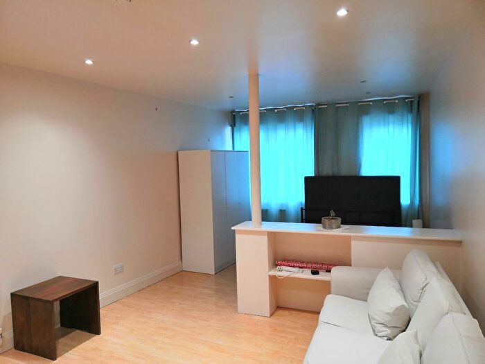 Studio To Rent In Copperfield Street, Southwark, London, SE1