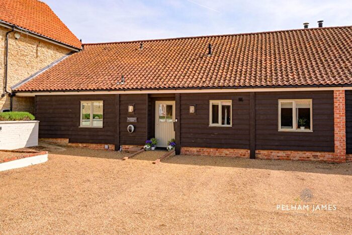 3 Bedroom Semi-Detached House For Sale In Manor Farm Court, Haddon, PE7