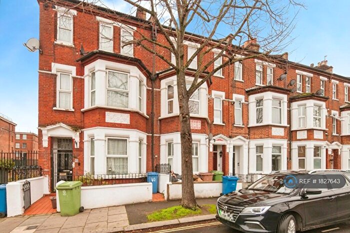 2 Bedroom Flat To Rent In Valmar Road, London, SE5