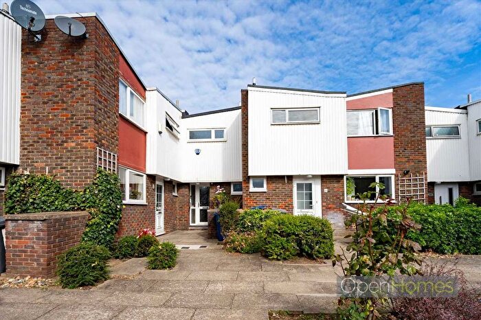 4 Bedroom Property For Sale In Grant Court, Colindale, NW9