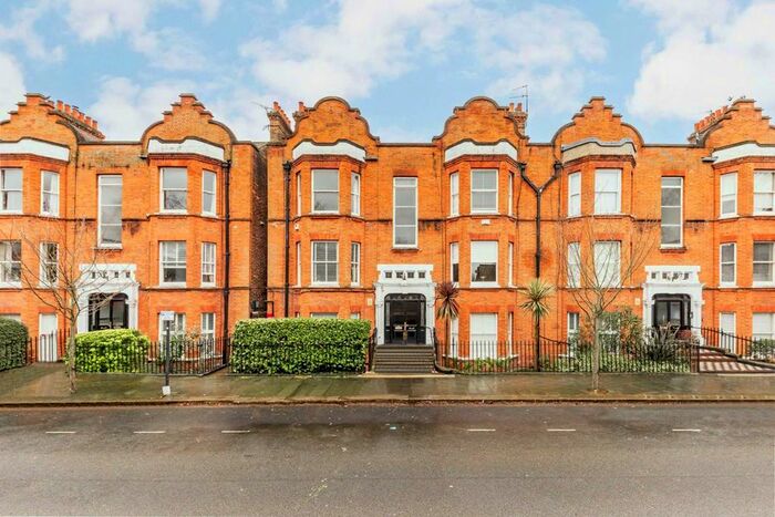 2 Bedroom Flat To Rent In Flanders Road, London, W4