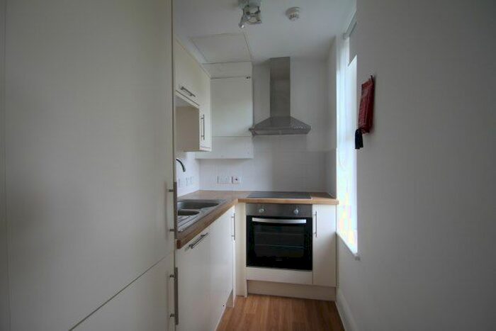 1 Bedroom Flat To Rent In Warham Road, South Croydon, CR2