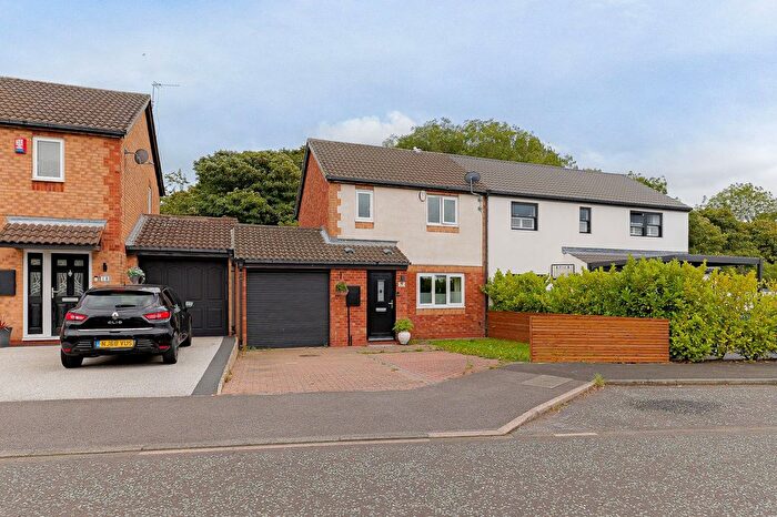 3 Bedroom Semi-Detached House For Sale In Stratford Close, Killingworth, NE12