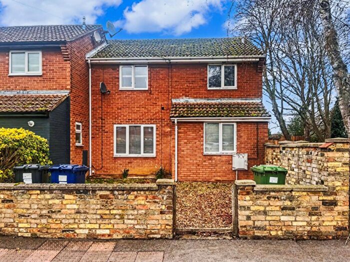 2 Bedroom Flat To Rent In North Road, St Ives, PE27