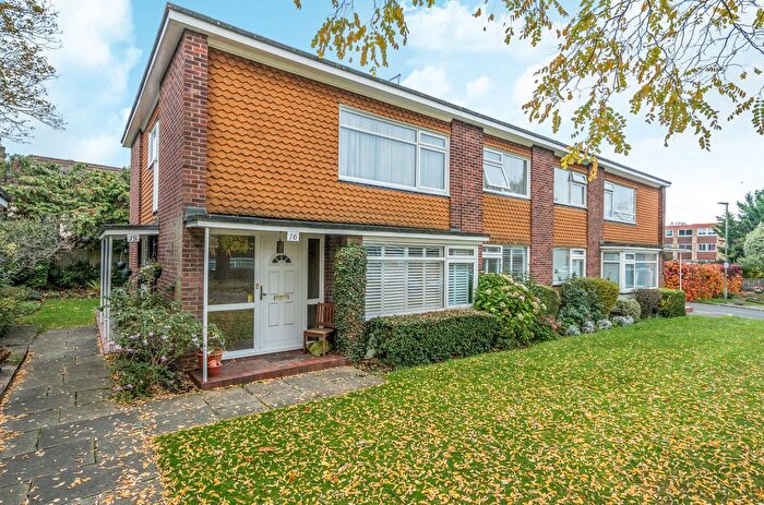 2 Bedroom Maisonette For Sale In Foxes Dale, Bromley, BR2