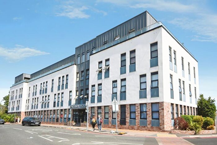2 Bedroom Flat For Sale In Baddow Road, Chelmsford, Essex, CM2