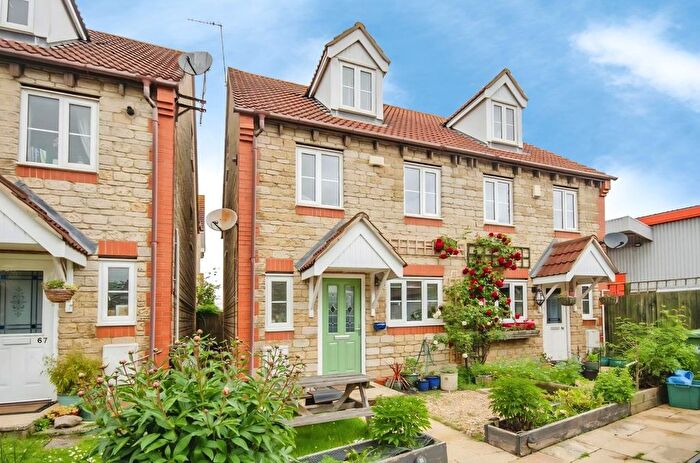 3 Bedroom Semi Detached House For Sale In Parade Court, Bristol, BS5