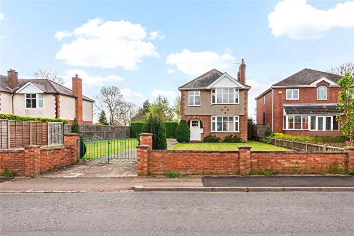 3 Bedroom Detached House For Sale In Silver End Road, Haynes, Bedfordshire, MK45