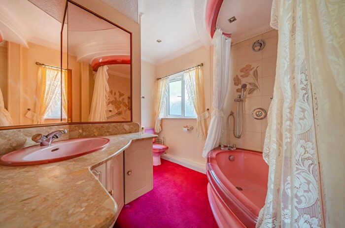 2 Bedroom Detached House For Sale In Admirals Walk, Sketty, Swansea, SA2