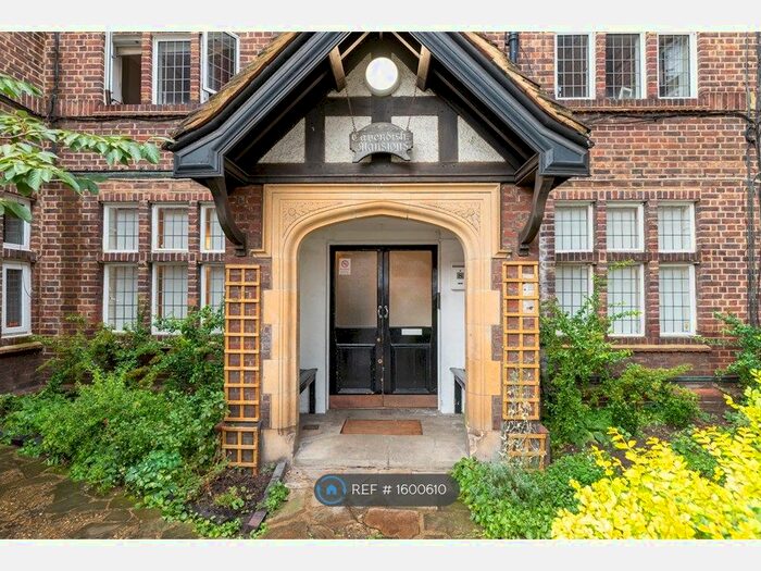 2 Bedroom Flat To Rent In Cavendish Mansions, London, SW12