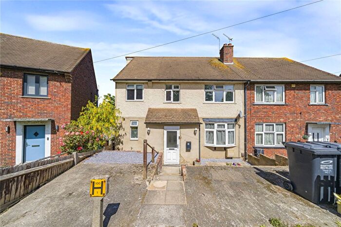 4 Bedroom End Terrace House For Sale In Perry Grove, Dartford, Kent, DA1