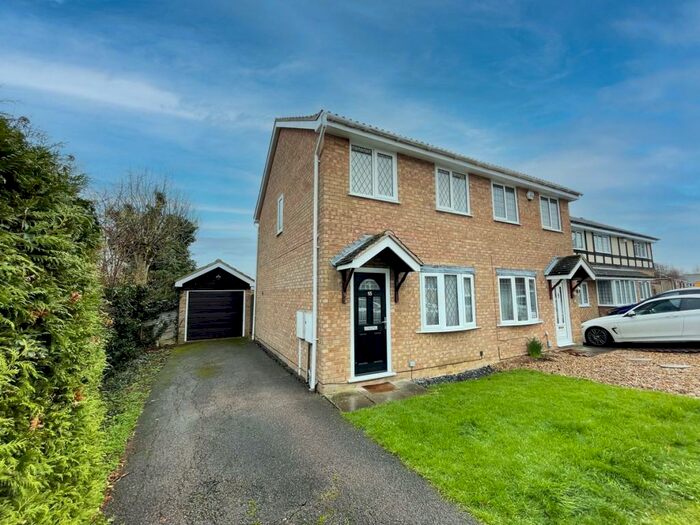 2 Bedroom Semi-Detached House To Rent In Oxleys, Olney, MK46