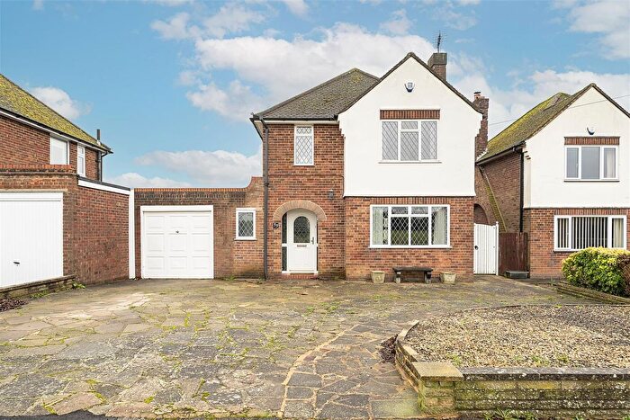 3 Bedroom Detached House For Sale In Cherry Hill, St. Albans, AL2