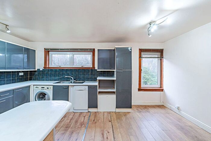 3 Bedroom Terraced House For Sale In Falconer Rise, Livingston, EH54