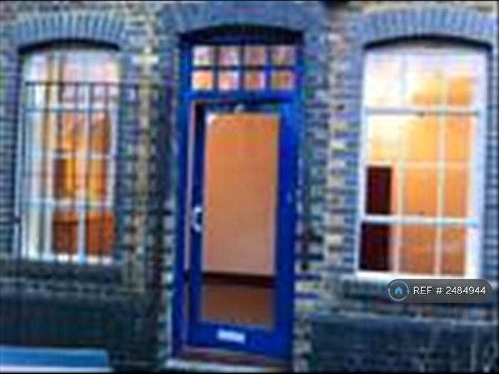 2 Bedroom Flat To Rent In Abney Gardens, London, N16