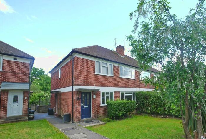 2 Bedroom Maisonette To Rent In Meadway Gardens, Ruislip, HA4