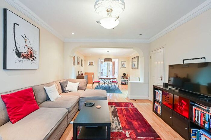 4 Bedroom End Terrace House For Sale In Upton Avenue, Forest Gate, London, E7