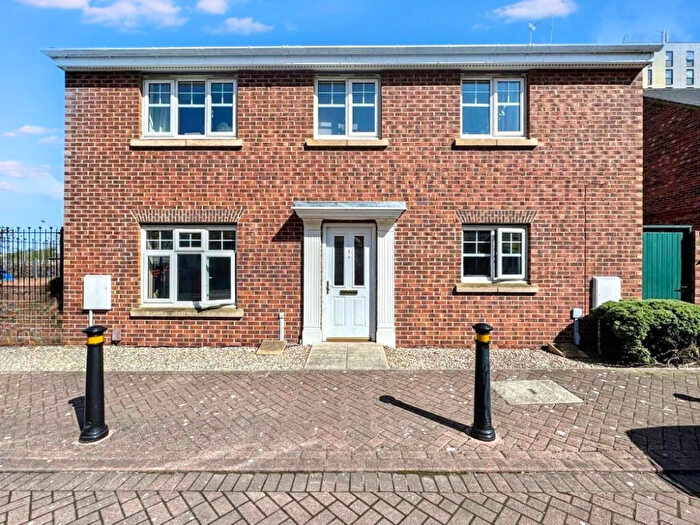 1 Bedroom Apartment For Sale In Palmer Walk, Jarrow, Tyne And Wear, NE32