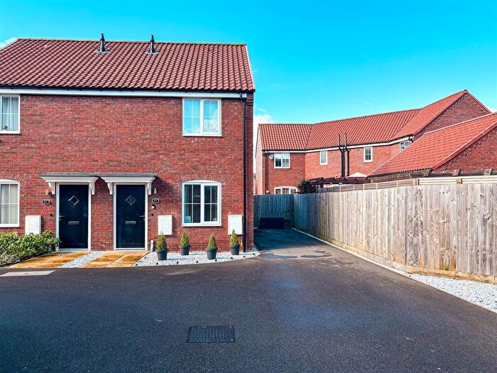 2 Bedroom Property For Sale In Willow Court, Cowbit, Spalding, PE12