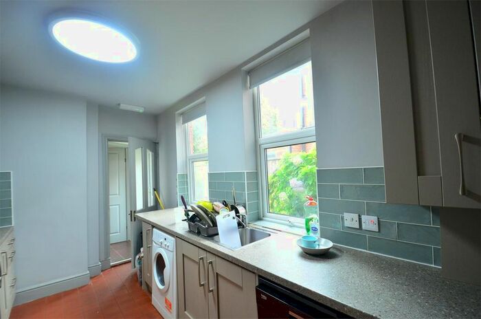 5 Bedroom Terraced House To Rent In Raddlebarn Road, Selly Oak, Birmingham, B29