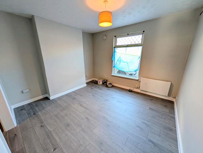 1 Bedroom Flat To Rent In Victoria Street, Cwmbran, Torfaen, NP44