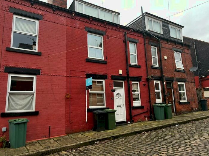 2 Bedroom Terraced House To Rent In Vicarage Place, Kirkstall, Leeds, LS5
