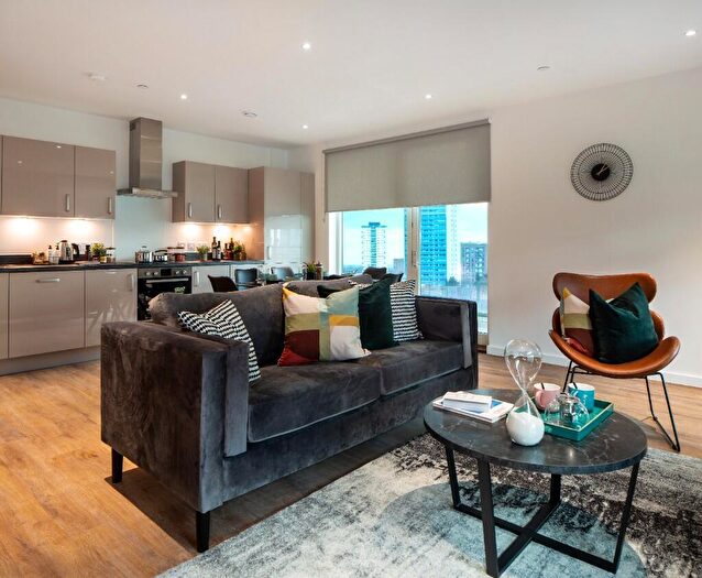 3 Bedroom Apartment To Rent In Silvertown Way, London, E16