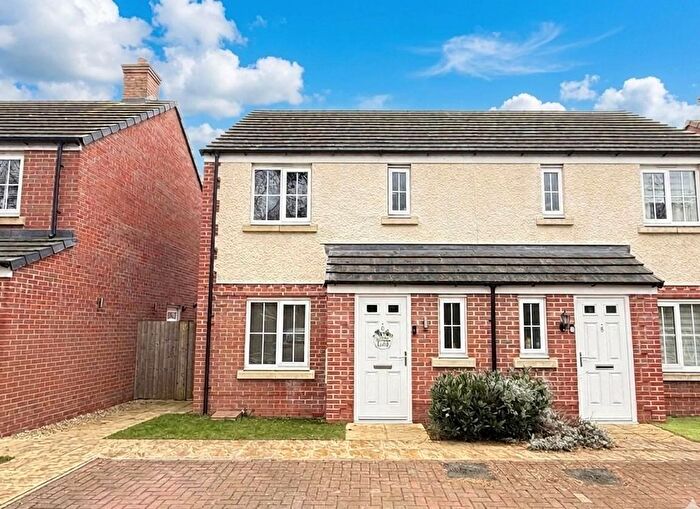 3 Bedroom Semi Detached House For Sale In Campus Drive, Kingsthorpe, Northampton, NN2