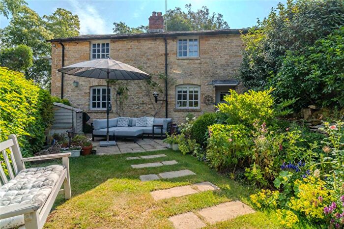 2 Bedroom End Of Terrace House For Sale In Broadwell, Moreton In Marsh, Gloucestershire, GL56