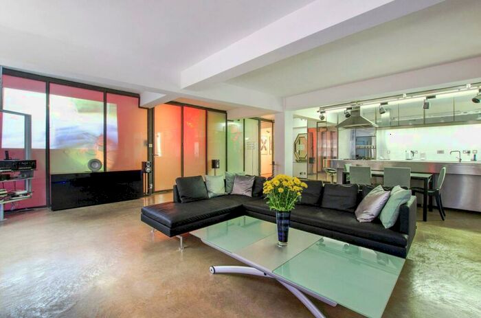 2 Bedroom Flat To Rent In Gullivers Wharf, Wapping, London, E1W