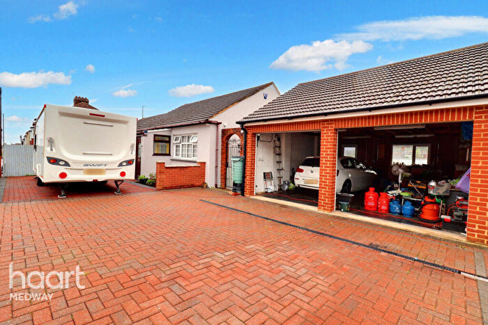 2 Bedroom Bungalow For Sale In Ewart Road, Chatham, ME4