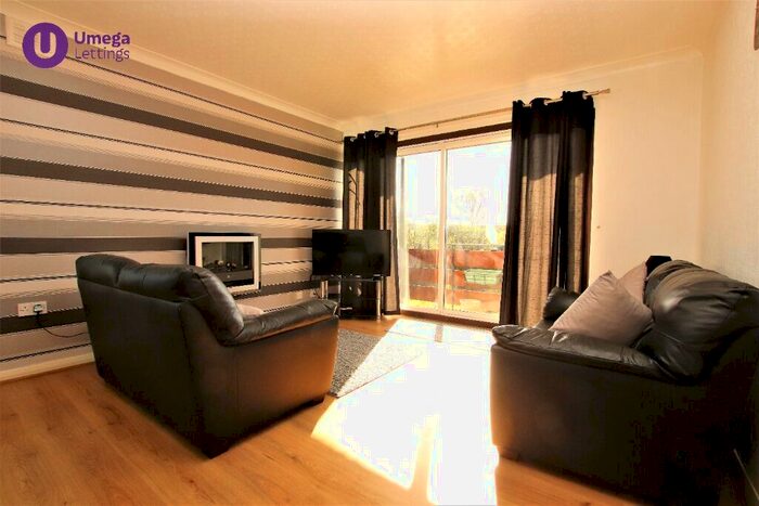 2 Bedroom Flat To Rent In West Craigs Crescent, East Craigs, Edinburgh, EH12