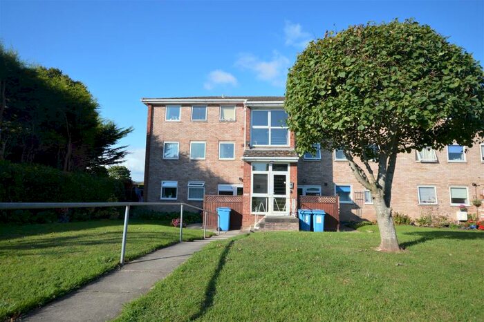 2 Bedroom Apartment To Rent In Dee View Court, Neston, CH64
