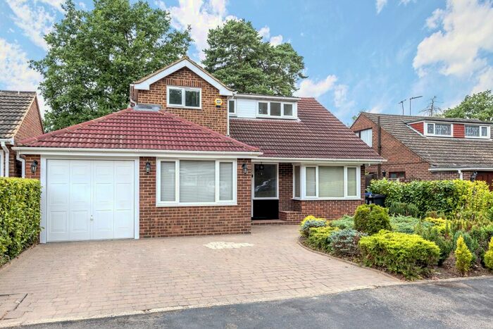 4 Bedroom Detached House To Rent In Tanglewood Close, Maybury, Woking, GU22