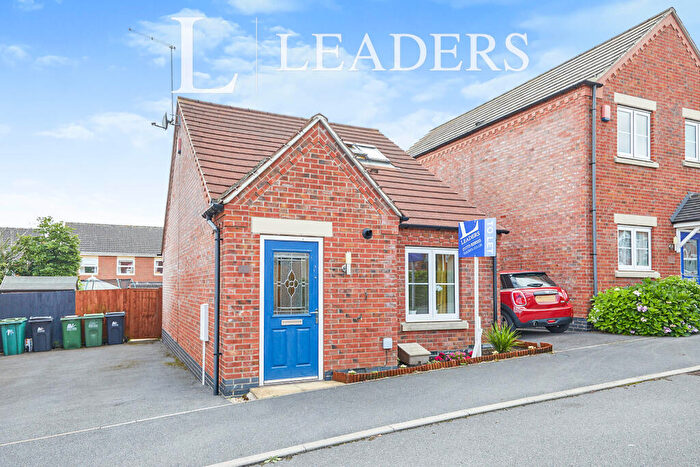 2 Bedroom Bungalow To Rent In Thornton Way, DE56
