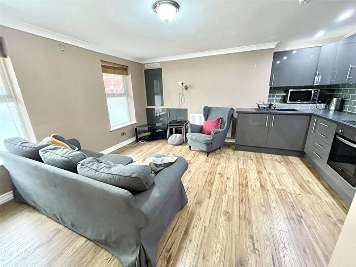 2 Bedroom Apartment To Rent In Park Place, Manchester, M4