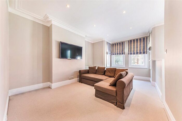 1 Bedroom Apartment To Rent In Cambridge Road, London, SW11