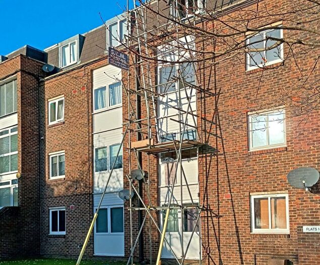 1 Bedroom Flat To Rent In Liddesdale House East, Galsworthy Road, Kingston Upon Thames, KT2