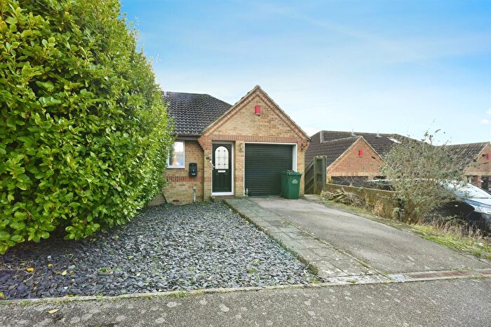 3 Bedroom Semi-Detached House For Sale In Anderson Close, Newhaven, BN9