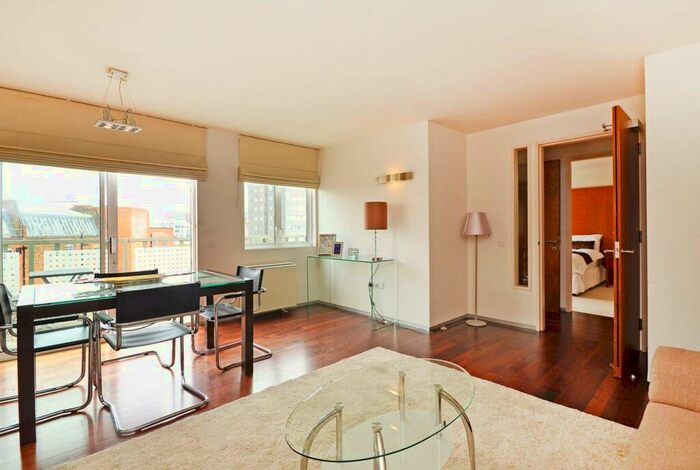 1 Bedroom Flat To Rent In City Road, Islington, London, EC1V